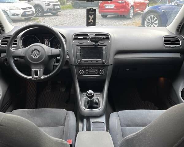 Черный Фольксваген Гольф, объемом двигателя 1.39 л и пробегом 266 тыс. км за 7400 $, фото 18 на Automoto.ua