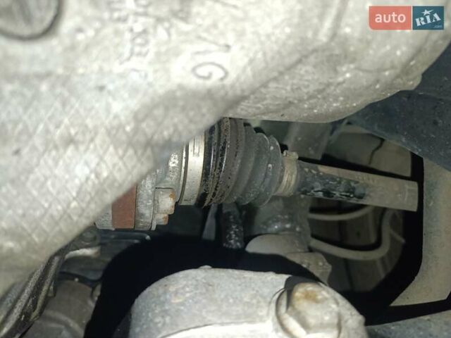 Черный Фольксваген Гольф, объемом двигателя 1.4 л и пробегом 200 тыс. км за 10000 $, фото 55 на Automoto.ua