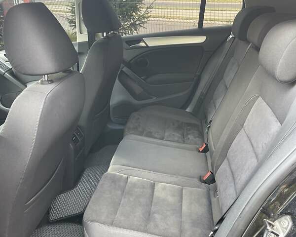 Черный Фольксваген Гольф, объемом двигателя 1.39 л и пробегом 266 тыс. км за 7400 $, фото 17 на Automoto.ua