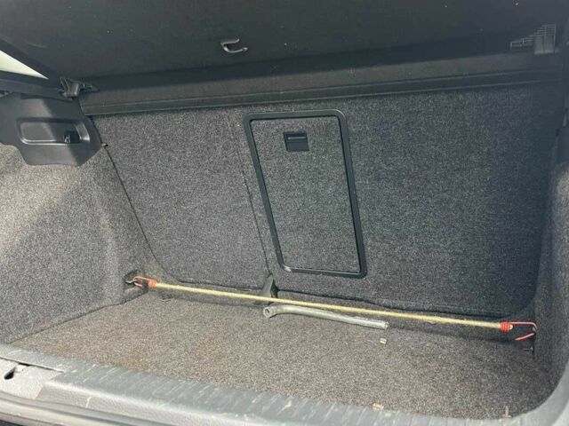 Черный Фольксваген Гольф, объемом двигателя 1.4 л и пробегом 208 тыс. км за 7999 $, фото 18 на Automoto.ua