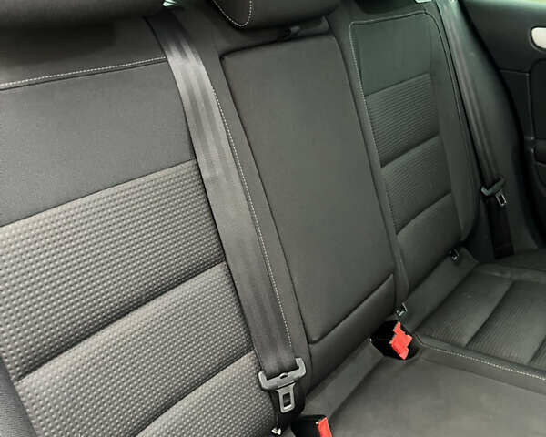 Черный Фольксваген Гольф, объемом двигателя 1.6 л и пробегом 317 тыс. км за 7500 $, фото 34 на Automoto.ua