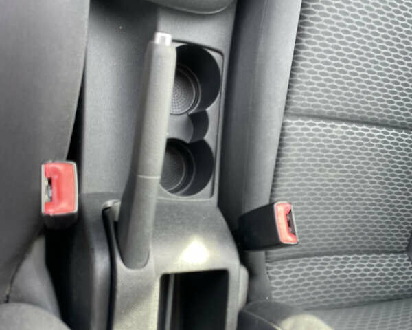 Чорний Фольксваген Гольф, об'ємом двигуна 1.39 л та пробігом 198 тис. км за 7900 $, фото 14 на Automoto.ua