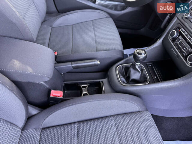 Черный Фольксваген Гольф, объемом двигателя 0 л и пробегом 126 тыс. км за 8600 $, фото 47 на Automoto.ua