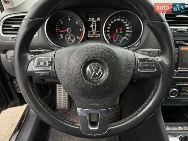 Черный Фольксваген Гольф, объемом двигателя 1.6 л и пробегом 396 тыс. км за 7900 $, фото 24 на Automoto.ua