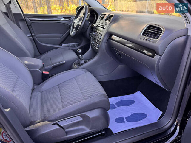 Черный Фольксваген Гольф, объемом двигателя 0 л и пробегом 126 тыс. км за 8600 $, фото 44 на Automoto.ua