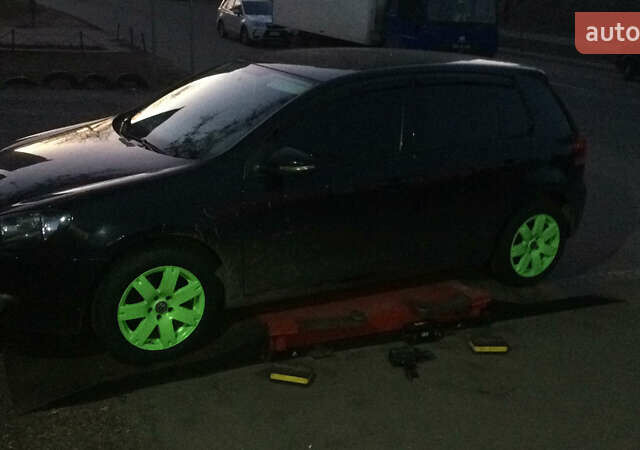 Чорний Фольксваген Гольф, об'ємом двигуна 1.4 л та пробігом 263 тис. км за 6700 $, фото 10 на Automoto.ua