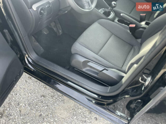 Чорний Фольксваген Гольф, об'ємом двигуна 1.39 л та пробігом 198 тис. км за 7900 $, фото 12 на Automoto.ua