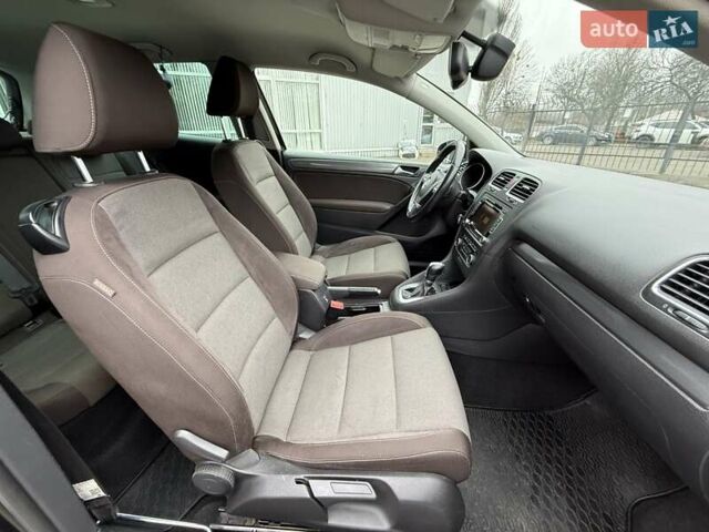 Черный Фольксваген Гольф, объемом двигателя 1.6 л и пробегом 396 тыс. км за 7900 $, фото 26 на Automoto.ua