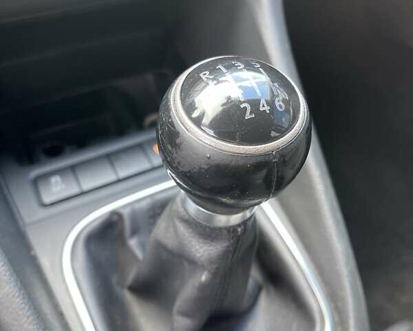 Черный Фольксваген Гольф, объемом двигателя 1.39 л и пробегом 266 тыс. км за 7400 $, фото 11 на Automoto.ua