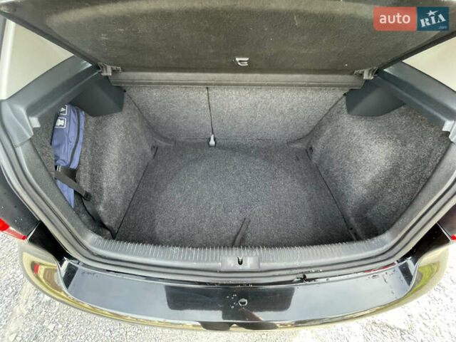 Чорний Фольксваген Гольф, об'ємом двигуна 1.39 л та пробігом 198 тис. км за 7900 $, фото 17 на Automoto.ua