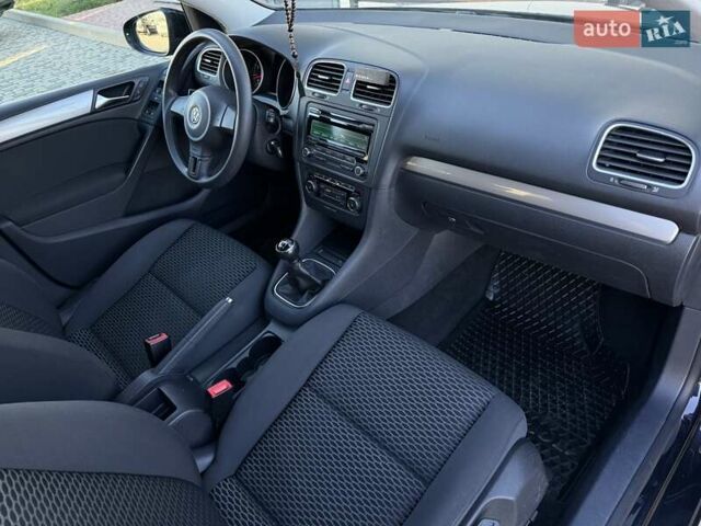 Черный Фольксваген Гольф, объемом двигателя 1.2 л и пробегом 175 тыс. км за 7999 $, фото 51 на Automoto.ua