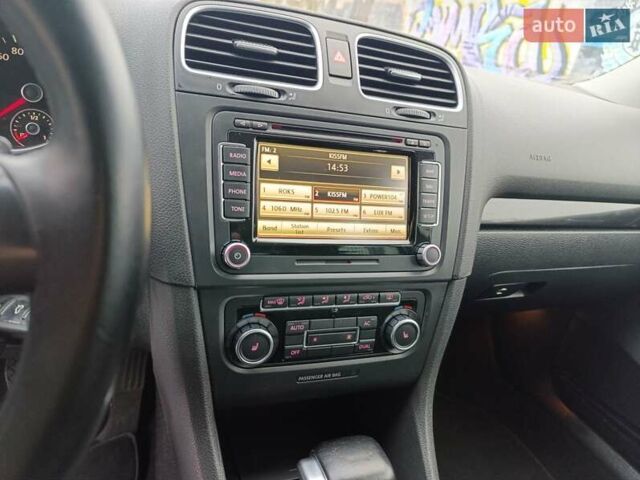 Черный Фольксваген Гольф, объемом двигателя 1.4 л и пробегом 200 тыс. км за 10000 $, фото 35 на Automoto.ua