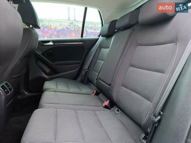 Черный Фольксваген Гольф, объемом двигателя 1.4 л и пробегом 200 тыс. км за 10000 $, фото 37 на Automoto.ua