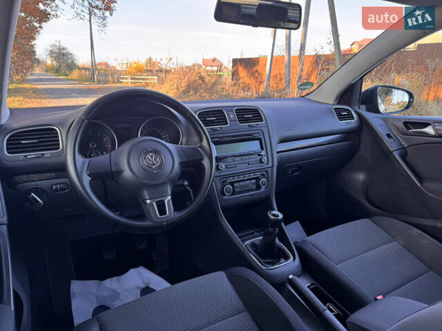 Черный Фольксваген Гольф, объемом двигателя 0 л и пробегом 126 тыс. км за 8600 $, фото 27 на Automoto.ua