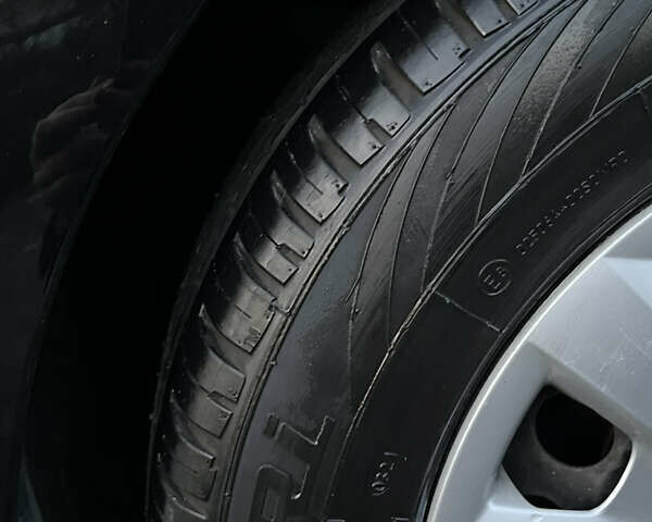 Черный Фольксваген Гольф, объемом двигателя 1.39 л и пробегом 288 тыс. км за 7300 $, фото 28 на Automoto.ua