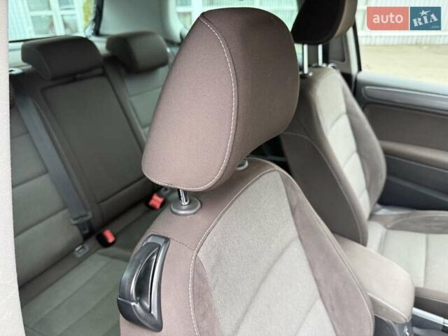 Черный Фольксваген Гольф, объемом двигателя 1.6 л и пробегом 396 тыс. км за 7900 $, фото 28 на Automoto.ua