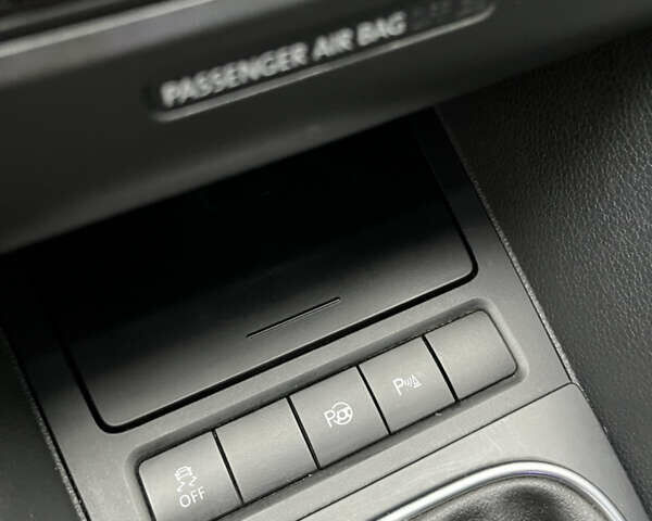 Черный Фольксваген Гольф, объемом двигателя 1.6 л и пробегом 317 тыс. км за 7500 $, фото 23 на Automoto.ua