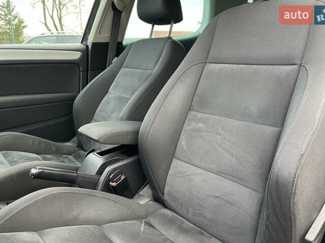 Чорний Фольксваген Гольф, об'ємом двигуна 1.39 л та пробігом 208 тис. км за 7999 $, фото 8 на Automoto.ua