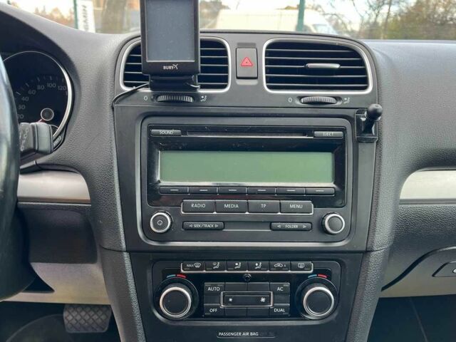 Черный Фольксваген Гольф, объемом двигателя 1.4 л и пробегом 208 тыс. км за 7999 $, фото 11 на Automoto.ua