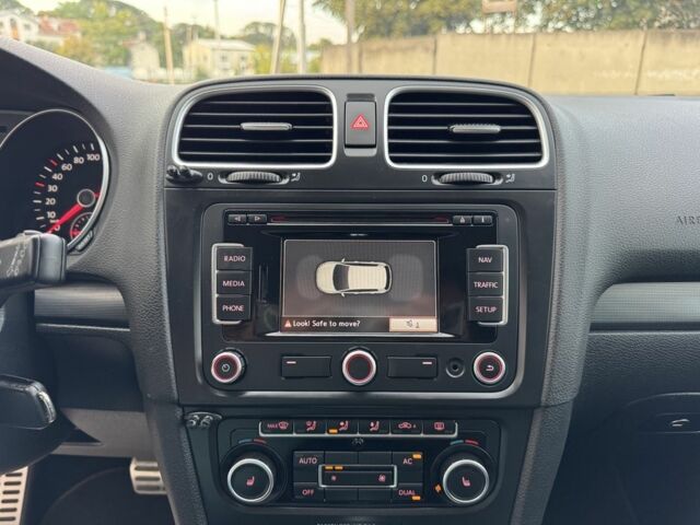 Черный Фольксваген Гольф, объемом двигателя 1.4 л и пробегом 206 тыс. км за 8700 $, фото 19 на Automoto.ua