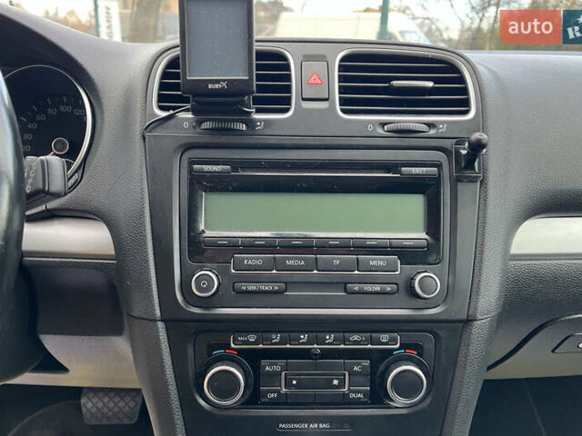 Чорний Фольксваген Гольф, об'ємом двигуна 1.39 л та пробігом 208 тис. км за 7999 $, фото 11 на Automoto.ua