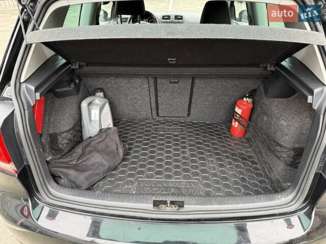 Черный Фольксваген Гольф, объемом двигателя 1.6 л и пробегом 396 тыс. км за 7900 $, фото 34 на Automoto.ua