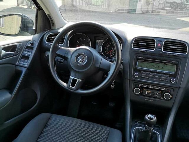 Черный Фольксваген Гольф, объемом двигателя 1.2 л и пробегом 214 тыс. км за 6700 $, фото 4 на Automoto.ua