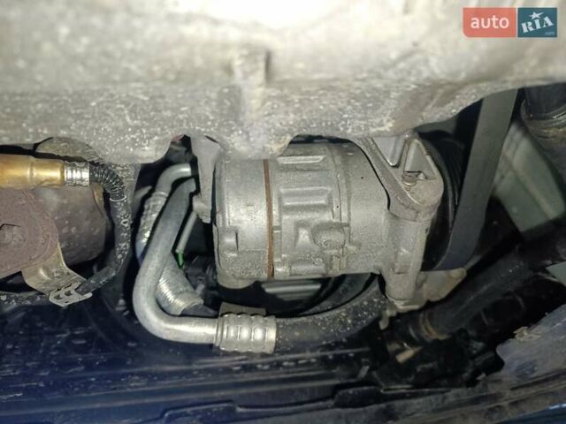 Черный Фольксваген Гольф, объемом двигателя 1.4 л и пробегом 200 тыс. км за 10000 $, фото 52 на Automoto.ua