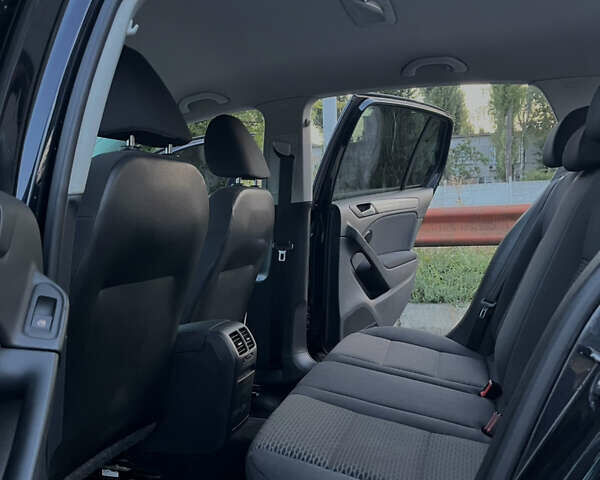 Черный Фольксваген Гольф, объемом двигателя 1.39 л и пробегом 288 тыс. км за 7300 $, фото 19 на Automoto.ua