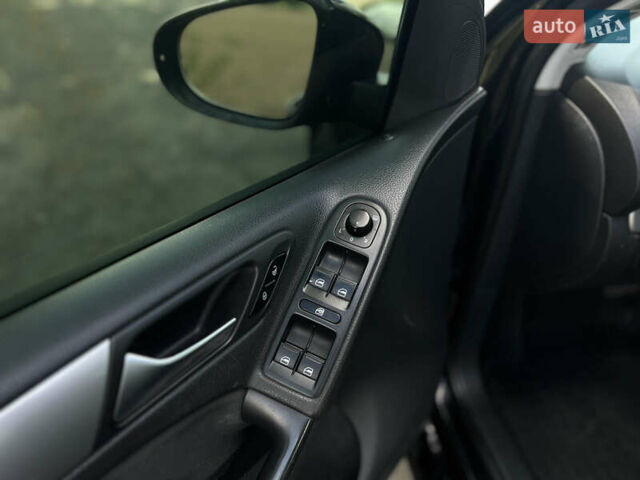 Чорний Фольксваген Гольф, об'ємом двигуна 2.48 л та пробігом 278 тис. км за 8600 $, фото 17 на Automoto.ua