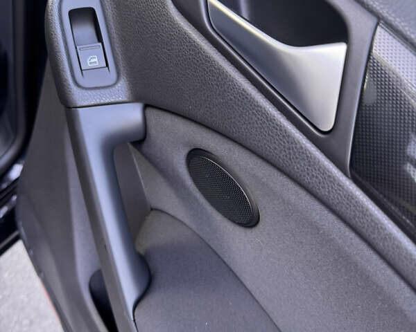 Черный Фольксваген Гольф, объемом двигателя 0 л и пробегом 126 тыс. км за 8600 $, фото 41 на Automoto.ua