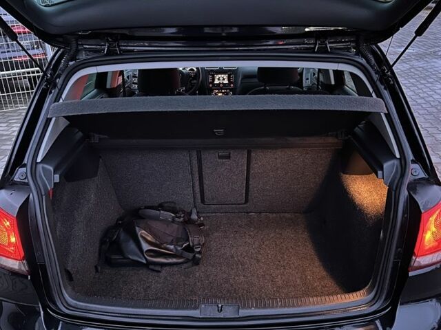 Черный Фольксваген Гольф, объемом двигателя 1.6 л и пробегом 274 тыс. км за 8300 $, фото 23 на Automoto.ua