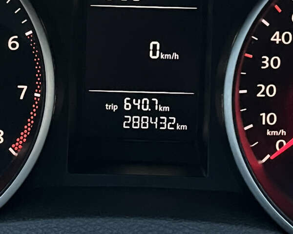 Черный Фольксваген Гольф, объемом двигателя 1.39 л и пробегом 288 тыс. км за 7300 $, фото 27 на Automoto.ua