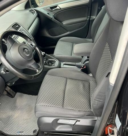 Черный Фольксваген Гольф, объемом двигателя 1.39 л и пробегом 181 тыс. км за 8700 $, фото 14 на Automoto.ua