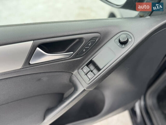 Чорний Фольксваген Гольф, об'ємом двигуна 1.4 л та пробігом 160 тис. км за 7999 $, фото 16 на Automoto.ua