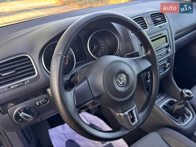 Черный Фольксваген Гольф, объемом двигателя 0 л и пробегом 126 тыс. км за 8600 $, фото 18 на Automoto.ua