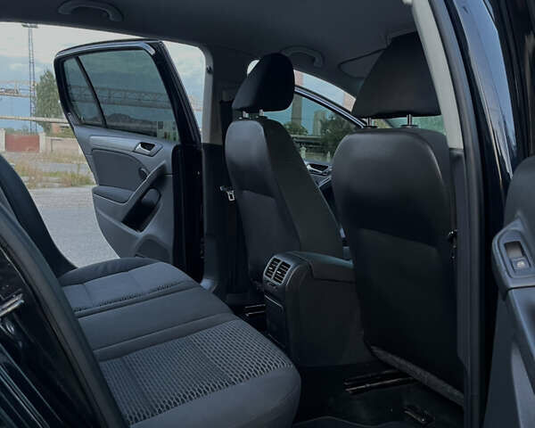 Черный Фольксваген Гольф, объемом двигателя 1.39 л и пробегом 288 тыс. км за 7300 $, фото 20 на Automoto.ua