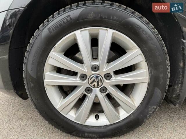 Черный Фольксваген Гольф, объемом двигателя 1.6 л и пробегом 396 тыс. км за 7900 $, фото 9 на Automoto.ua