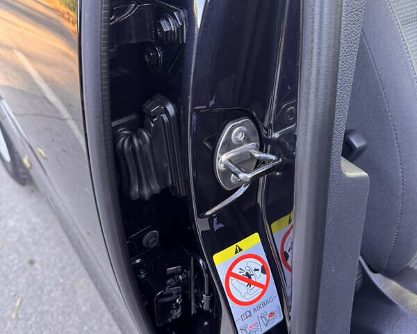 Черный Фольксваген Гольф, объемом двигателя 0 л и пробегом 126 тыс. км за 8600 $, фото 43 на Automoto.ua