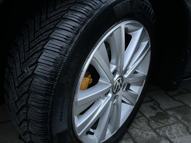 Черный Фольксваген Гольф, объемом двигателя 1.6 л и пробегом 274 тыс. км за 8300 $, фото 13 на Automoto.ua