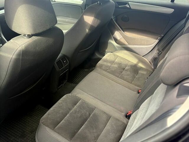 Черный Фольксваген Гольф, объемом двигателя 1.4 л и пробегом 230 тыс. км за 8000 $, фото 9 на Automoto.ua