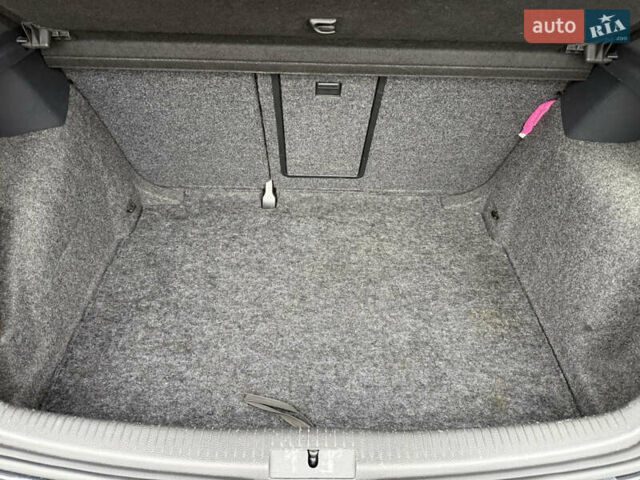 Черный Фольксваген Гольф, объемом двигателя 1.6 л и пробегом 160 тыс. км за 7500 $, фото 23 на Automoto.ua