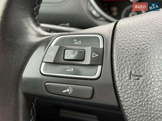 Черный Фольксваген Гольф, объемом двигателя 1.6 л и пробегом 160 тыс. км за 7500 $, фото 19 на Automoto.ua