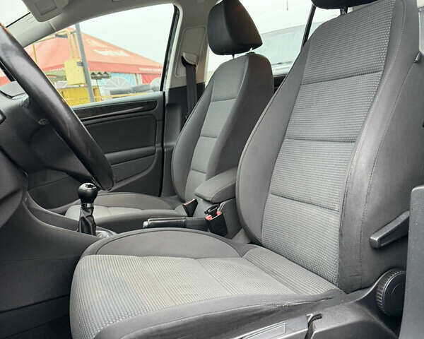 Черный Фольксваген Гольф, объемом двигателя 1.4 л и пробегом 184 тыс. км за 7499 $, фото 22 на Automoto.ua