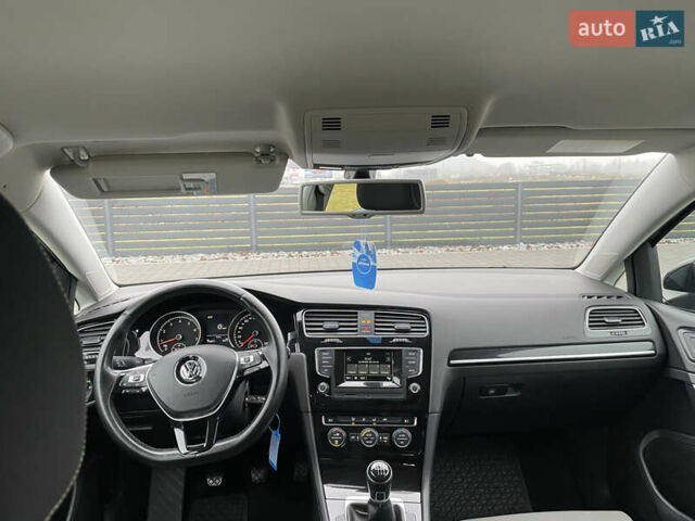 Черный Фольксваген Гольф, объемом двигателя 1.4 л и пробегом 174 тыс. км за 11600 $, фото 19 на Automoto.ua