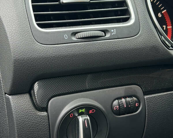 Черный Фольксваген Гольф, объемом двигателя 1.4 л и пробегом 184 тыс. км за 7499 $, фото 24 на Automoto.ua