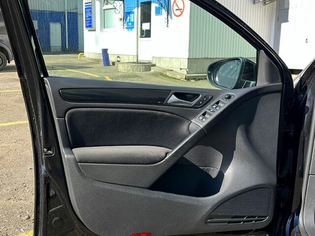 Черный Фольксваген Гольф, объемом двигателя 1.4 л и пробегом 261 тыс. км за 7600 $, фото 9 на Automoto.ua