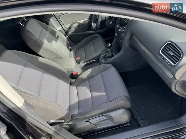 Черный Фольксваген Гольф, объемом двигателя 1.39 л и пробегом 155 тыс. км за 8900 $, фото 17 на Automoto.ua