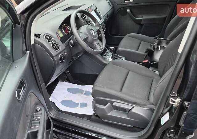 Черный Фольксваген Гольф, объемом двигателя 1.39 л и пробегом 187 тыс. км за 8550 $, фото 32 на Automoto.ua