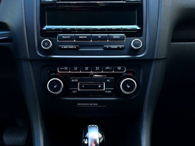 Черный Фольксваген Гольф, объемом двигателя 1.6 л и пробегом 237 тыс. км за 9500 $, фото 3 на Automoto.ua